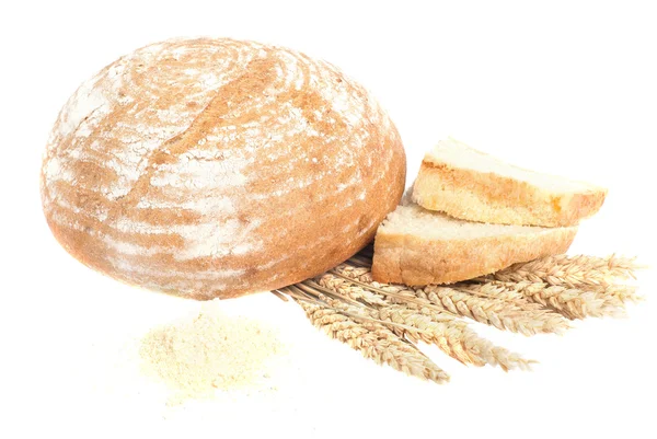 Pan y trigo aislados sobre blanco —  Fotos de Stock