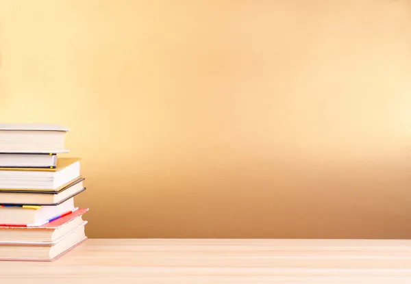 Stack book and table — Stock Photo, Image