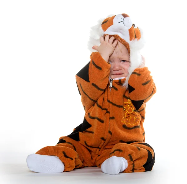 Pojke i tiger kostym — Stockfoto