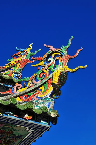 Kleurrijke chinese tempel dak — Stockfoto