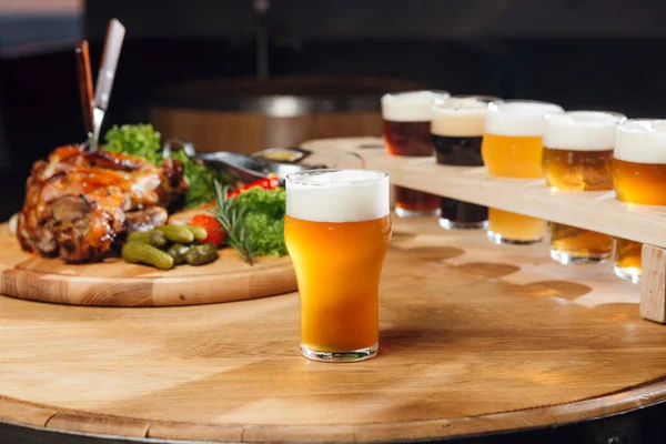 Craft Beer Sampling Process — Stock Photo, Image