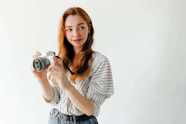 Redhead Woman Photographer Taking Images Camera Light Studio Hobby Concept — Stock Photo, Image