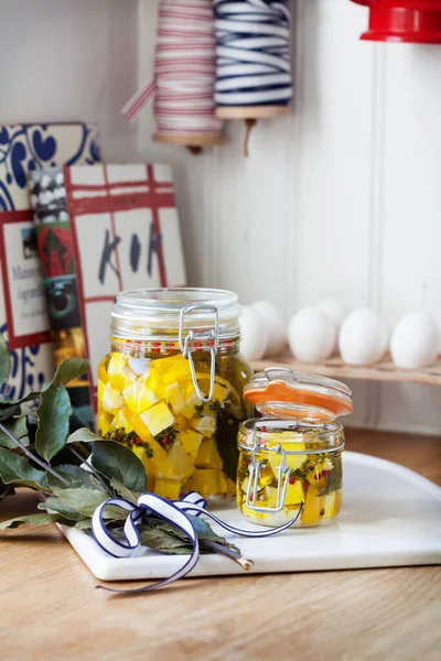 Jars Marinated Feta Leaf — Stockfoto