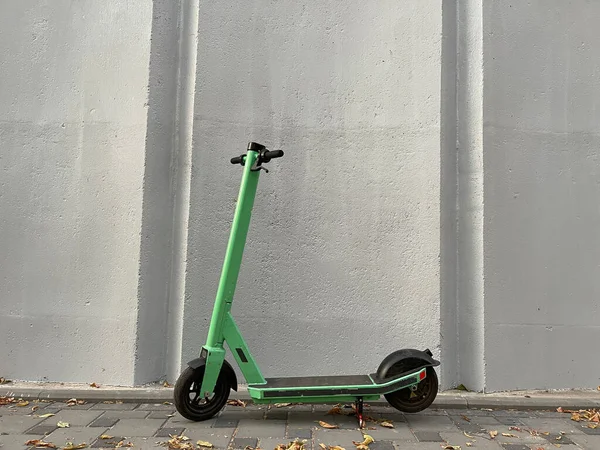 Electric Scooter Grey Background City Building — Stock Photo, Image