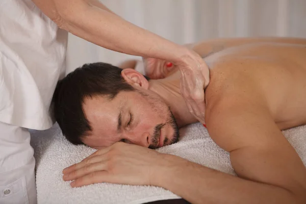 Close Mature Man Relaxing Spa Getting Professional Deep Tissue Massage — Stock Photo, Image