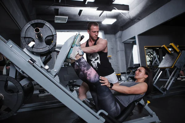 Full Length Shot Female Athlete Exercising Leg Press Gym Machine — ストック写真