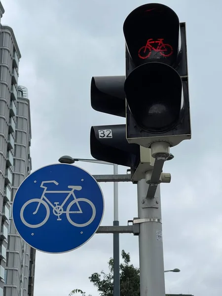 Semáforos Para Ciclistas Color Rojo Brillante Que Prohíben Ciclismo — Foto de Stock
