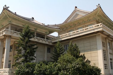 anıtlar ve pyongyang mimarisi