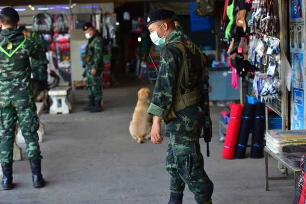 Outubro 2014 Tailândia Soldados Uniformizados Mercado — Fotografia de Stock