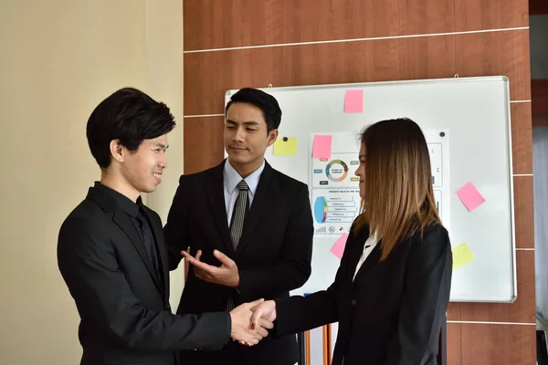 Business People Shaking Hands Boss Office — Stock Photo, Image