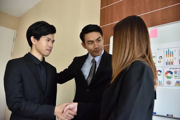 Business People Shaking Hands Boss Office — Stock Photo, Image