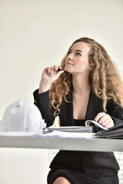 Beautiful Female Worker Black Suit Sitting Thinking New Business Project — Stock Photo, Image