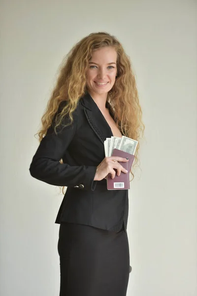 Young Beautiful Business Woman Passport Money — Stock Photo, Image