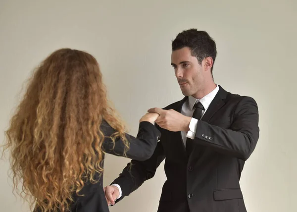 Mujer Hombre Desgaste Formal Abrazos Asunto Lugar Trabajo —  Fotos de Stock