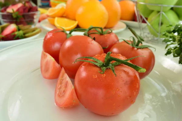 Fresh Tomatoes Water Drops Glass Plate — Stock Photo, Image