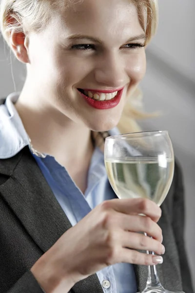 Woman drinking wine — Stock Photo, Image