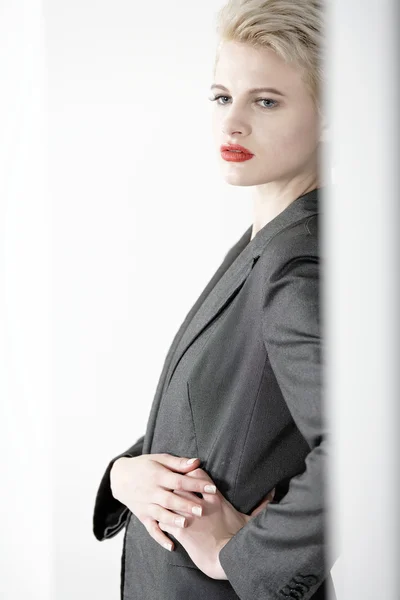 Mujer en traje de negocios —  Fotos de Stock