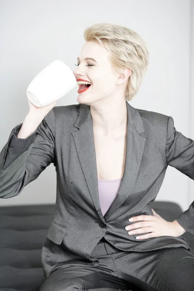 Business woman taking a break — Stock Photo, Image