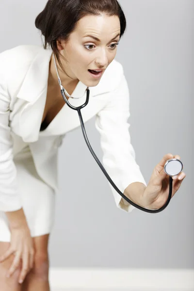 Профессиональная женщина врач — стоковое фото