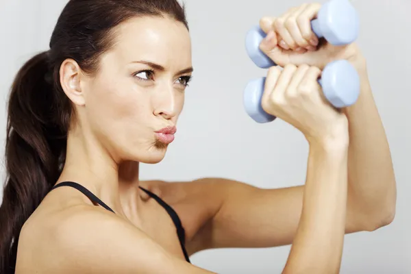 Frau im Fitnesszustand — Stockfoto