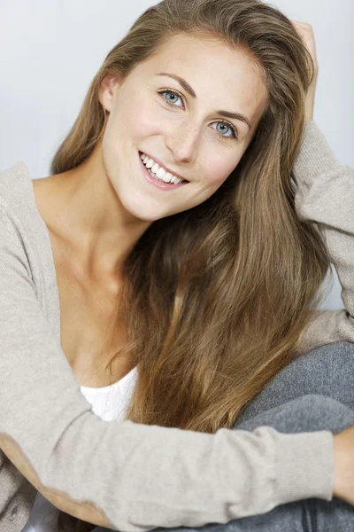 Woman relaxing at home — Stock Photo, Image