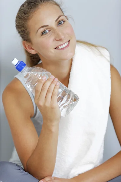 Woman relaxing after training — Stock Photo, Image