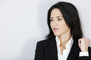 iş kadını sert görünümlü