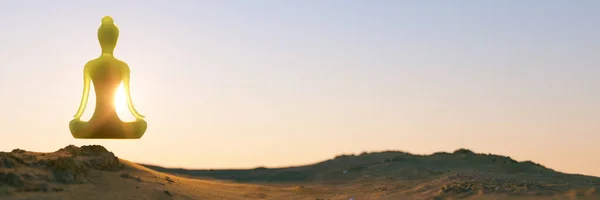 Konceptualna Spokojna Medytacja Nefrytową Figurą Plaży Wschodzie Słońca Renderować Zdjęcia Stockowe bez tantiem