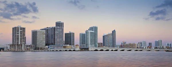 O horizonte de Miami . — Fotografia de Stock