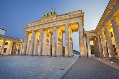Brandenburg Kapısı.