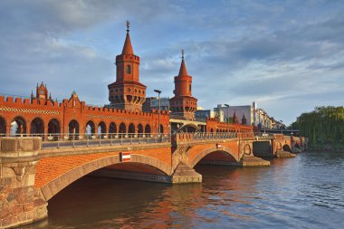 oberbaum Köprüsü, berlin.