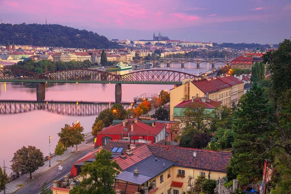 Praag Bij Zonsopgang Stadsgezicht Beeld Van Praag Hoofdstad Van Tsjechië Rechtenvrije Stockafbeeldingen