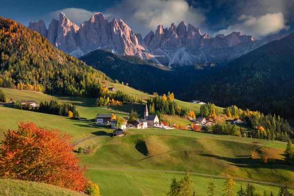 Autumn Alps Beautiful Magdalena Village Magical Dolomites Mountains Gorgeous Val — Stock Photo, Image
