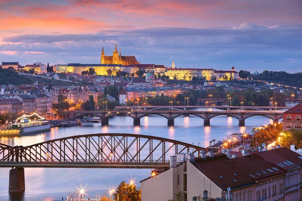 Прага Закате Изображение Столицы Чехии Мостом Святого Вита Пятью Мостами — стоковое фото