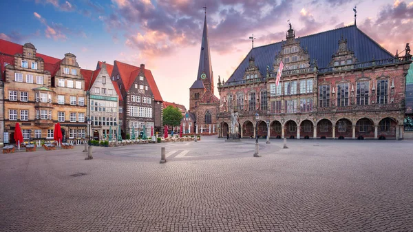 德国不来梅德国不来梅汉萨城的城市景观图像 夏季日出时具有历史意义的市场广场和市政厅 — 图库照片