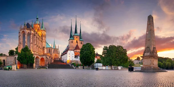 Erfurt 석양에 대성당 시내의 — 스톡 사진