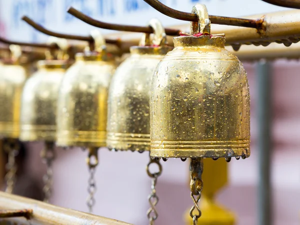 bırakıldığında Budist çan perspektif