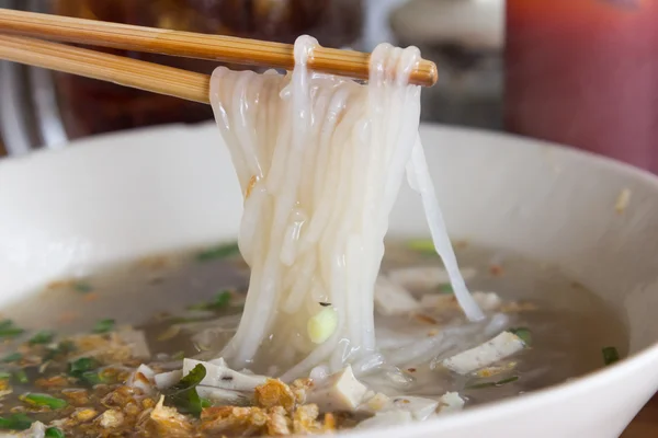 Chopstick clamp the vietnamese noodle horizontal — Stock Photo, Image