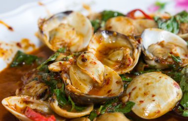 chili soslu kızarmış kabuklu deniz ürünleri