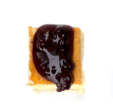 yaban mersini peynirli kek üzerine izole