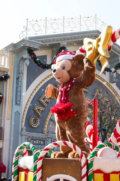 Duffy o urso disney - dec 31: celebrar o festival de ano novo de Natal em 31 de dezembro de 2012 na disneyland, hong kong — Fotografia de Stock