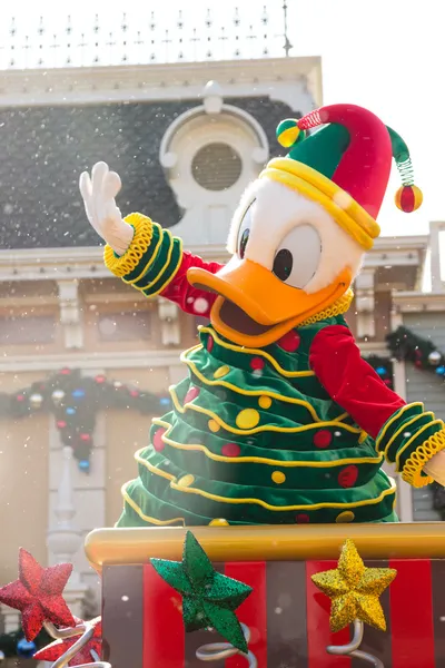 DONALD DUCK - DEC 31: Celebre o Festival de Natal de Ano Novo em 31 de dezembro de 2012 na Disneylândia, Hong Kong — Fotografia de Stock