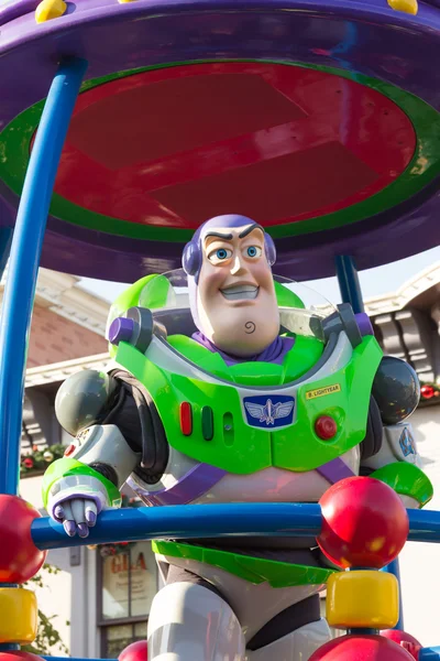 Buzz lightyear disneyland, Hongkong: fira jul nyår den 31 december 2012 i disneyland, hong kong — Stockfoto