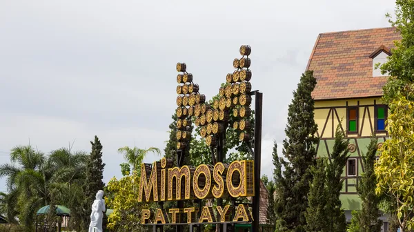 Ingången attraktioner i pattaya — Stockfoto