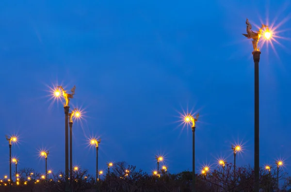 Pilier de lampe sur la rue — Photo