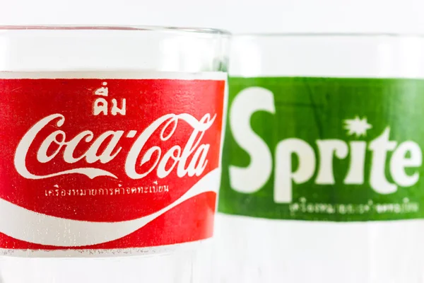 Logo Coca-Cola foreground and Sprite background clásico en blanco — Foto de Stock