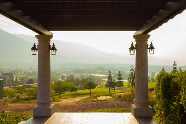 doğal manzaralı balkon
