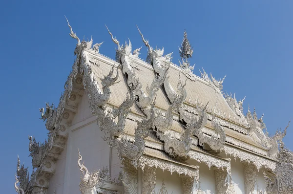 Witte kerk van noorden prachtige Thaise stijl — Stockfoto