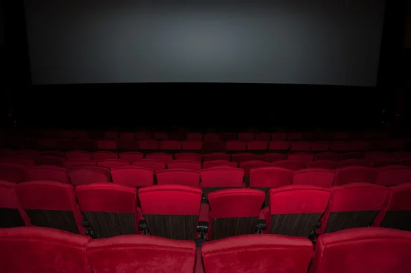 satırda ekrana thearter arka yüzünde bulunan boş koltuk