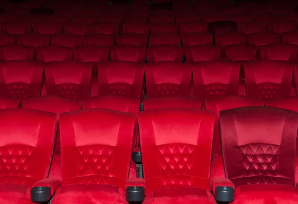空舒适的红色的座椅在剧场 — 图库照片